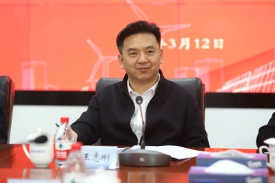 王志刚与贵州省黔西南州委副书记州长黄兴文座谈交流